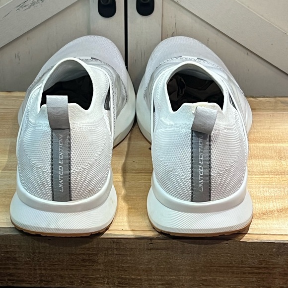 Brooks Levitate 4 LE (Limited Edition) Slip-on White Shoes Women’s Size 9.5 - Picture 4 of 10